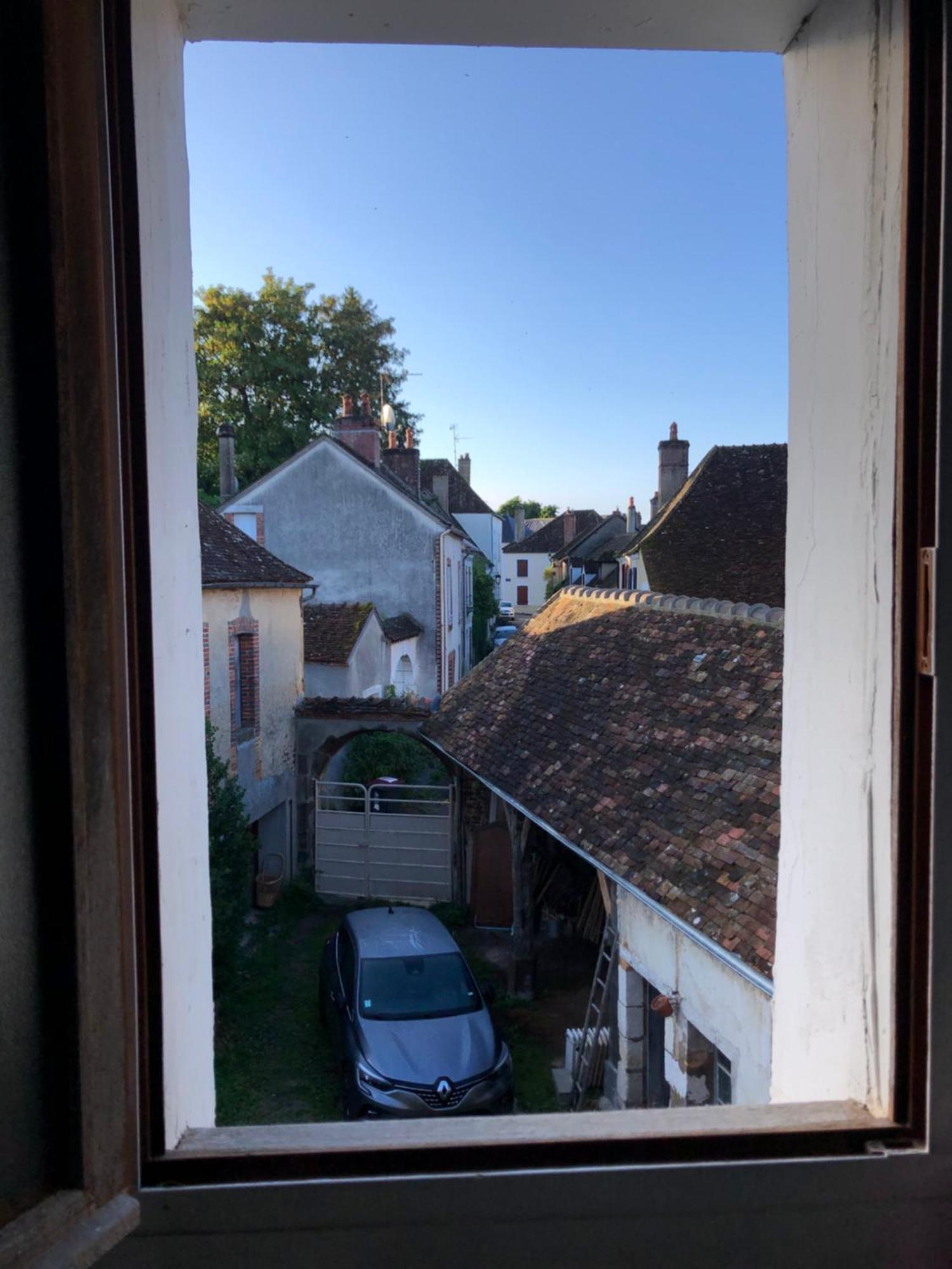 Sur Les Ailes Du Papillon-La Suite Saint-Sauveur-en-Puisaye Ngoại thất bức ảnh