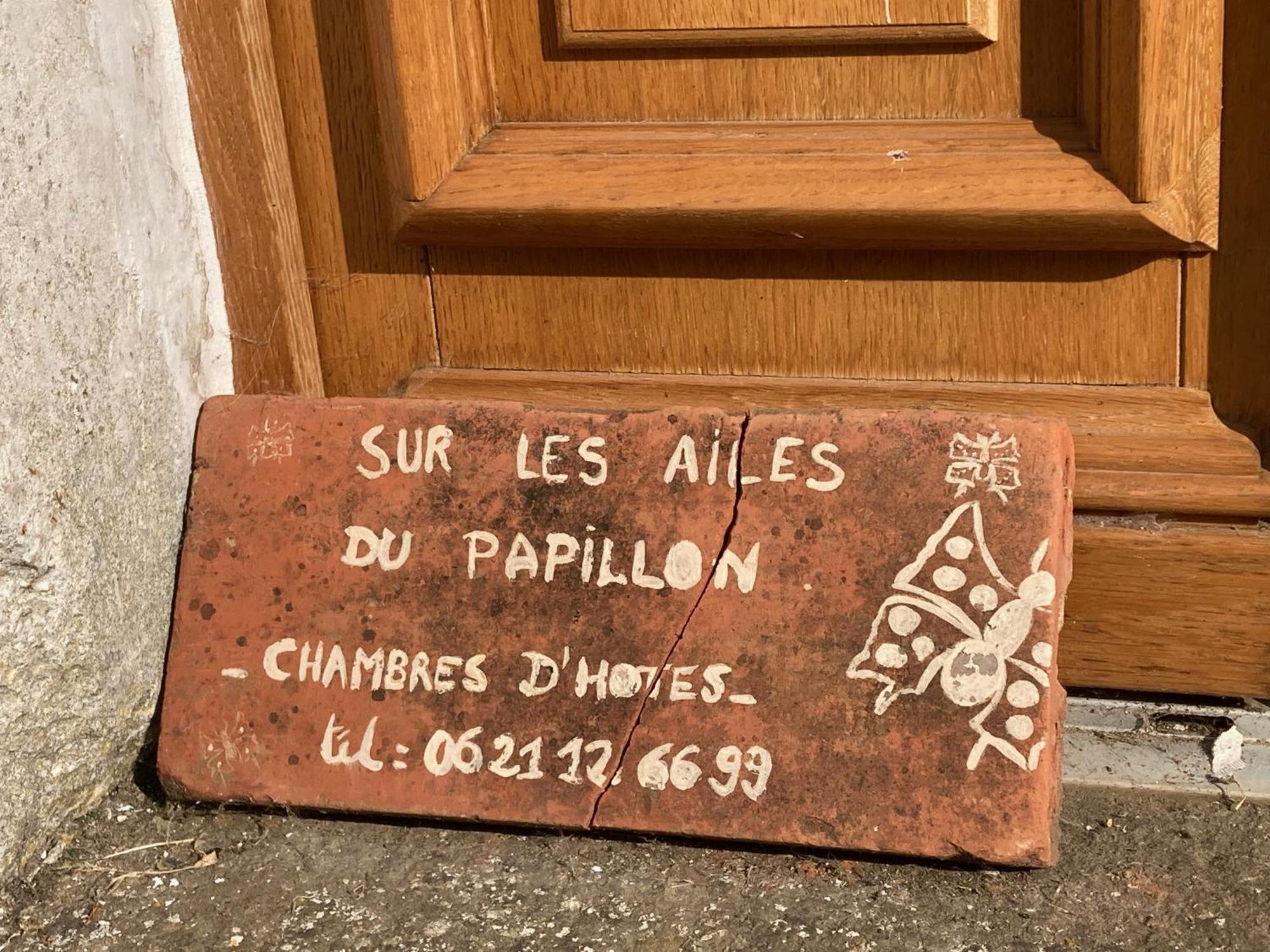 Sur Les Ailes Du Papillon-La Suite Saint-Sauveur-en-Puisaye Ngoại thất bức ảnh