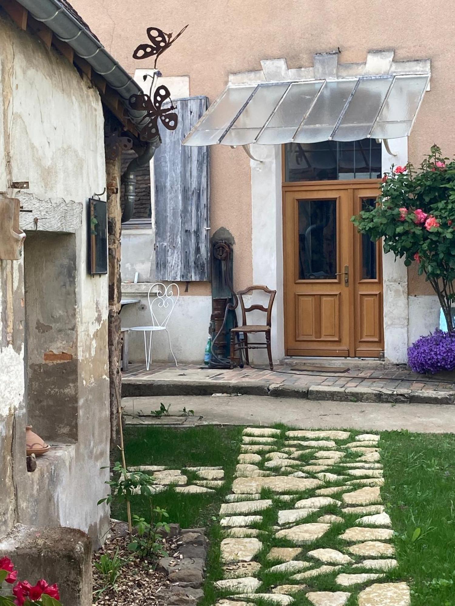 Sur Les Ailes Du Papillon-La Suite Saint-Sauveur-en-Puisaye Ngoại thất bức ảnh